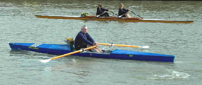 Getaufte Boote auf dem Kanal